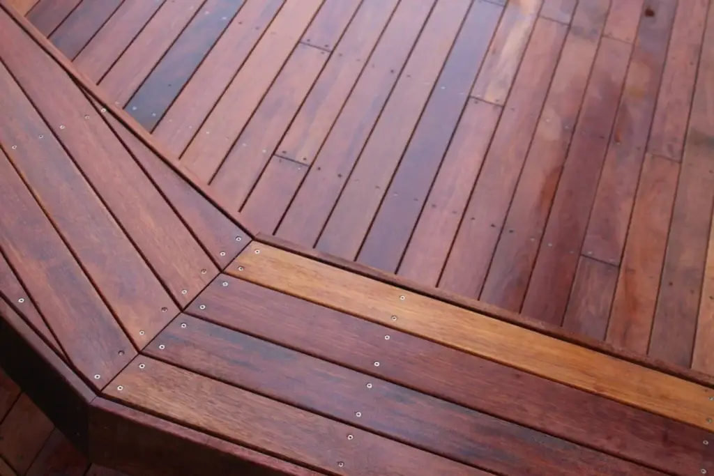 Kwila decking on Waiheke Island — MJones Building